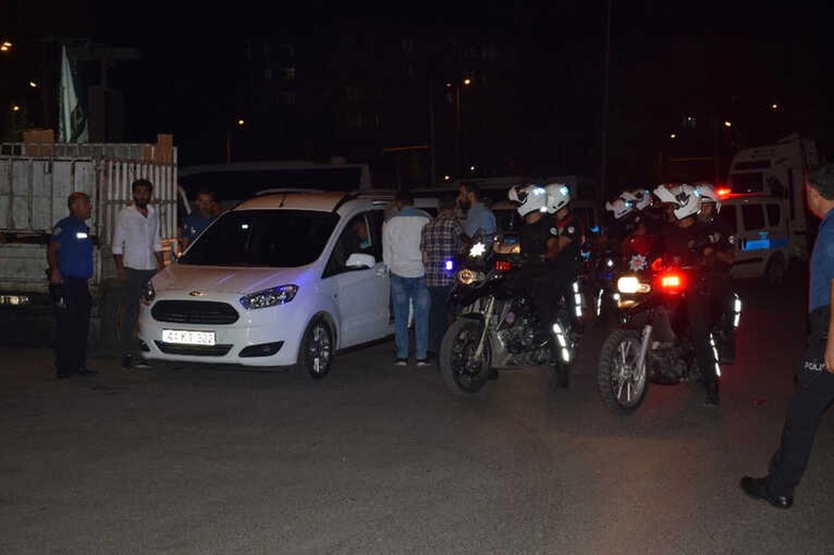 Polis Rögar Kapağı Hırsızlarını Kıskıvrak Yakaladı
