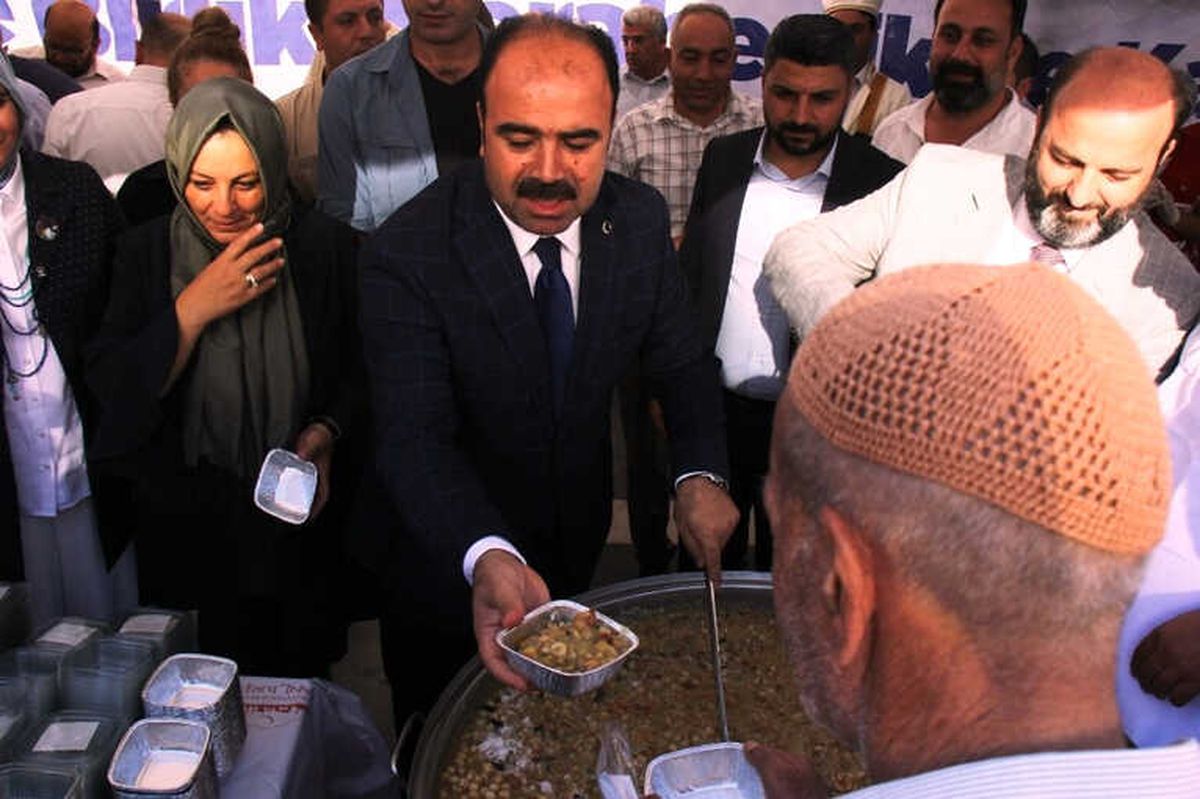 Şanlıurfa\'da 20 Bin Vatandaşa Aşure İkramı