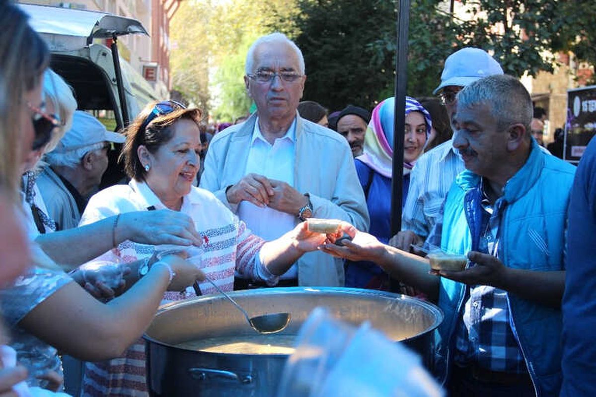 Sosyal Yardım ve Kültür Vakfı\'ndan Aşure
