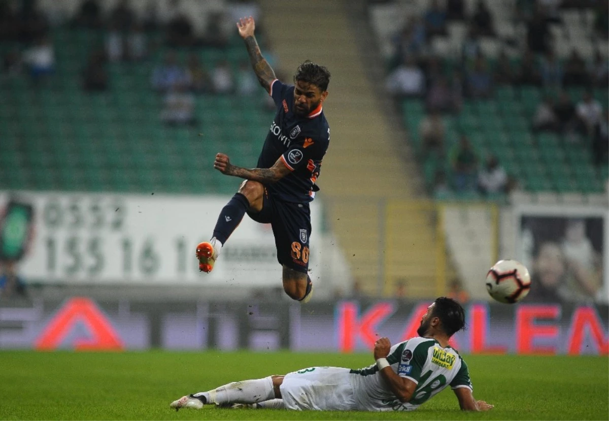 Spor Toto Süper Lig: Bursaspor: 0 - Medipol Başakşehir: 0 (İlk Yarı)