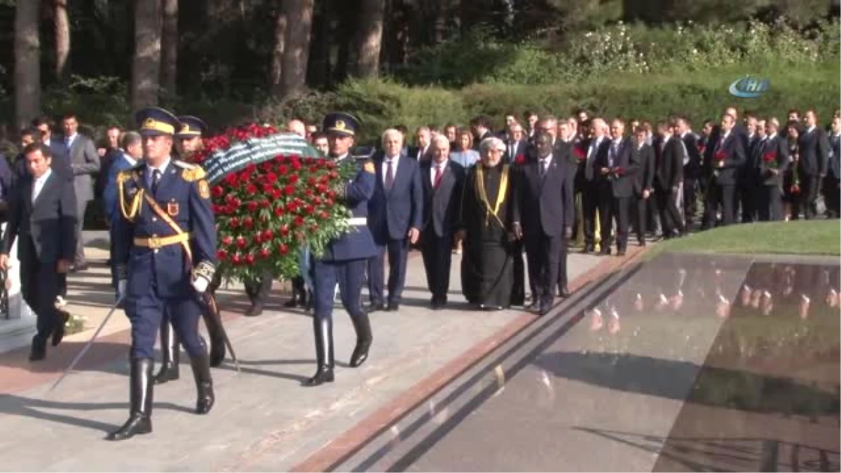 TBMM Başkanı Yıldırım Azerbaycan ve Türk Şehitliklerini Ziyaret Etti