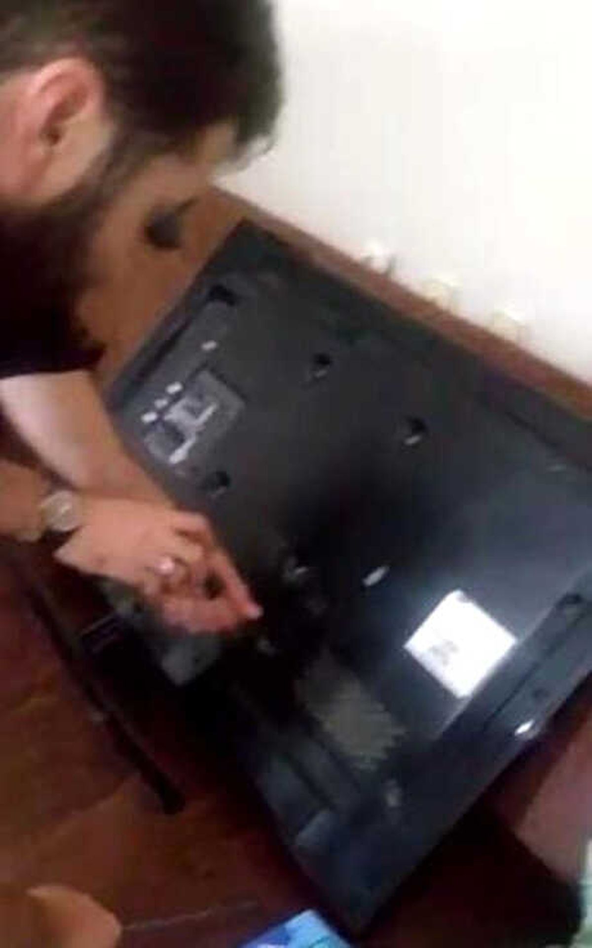 Televizyondan Uyuşturucu ve Terazi Çıktı