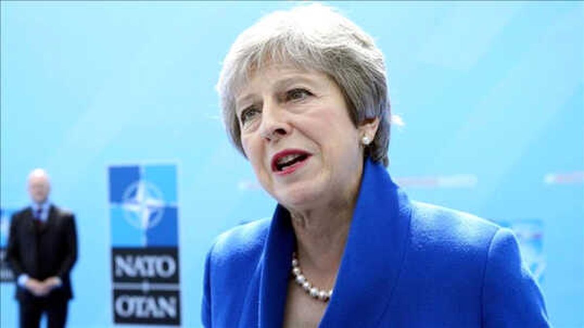 Theresa May\'den AB\'ye Sert Brexit Yanıtı