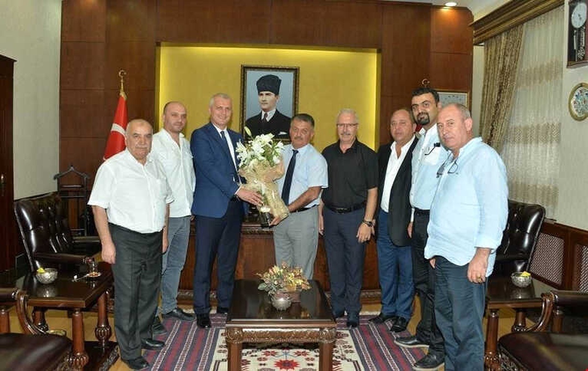 Turizmciler Vali Yazıcı\'yı Ziyaret Etti
