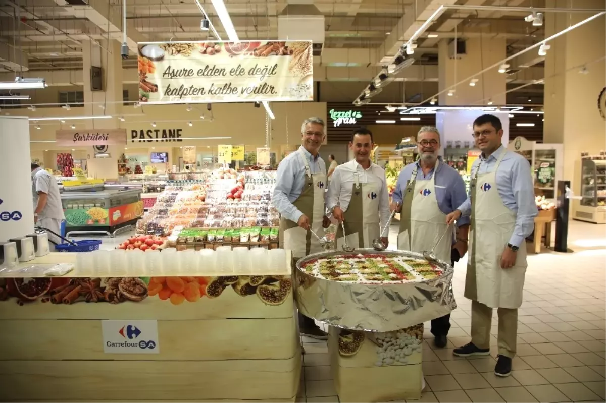 Ünlü Gurme Mehmet Yaşin Carrefoursa\'da Aşure Dağıttı