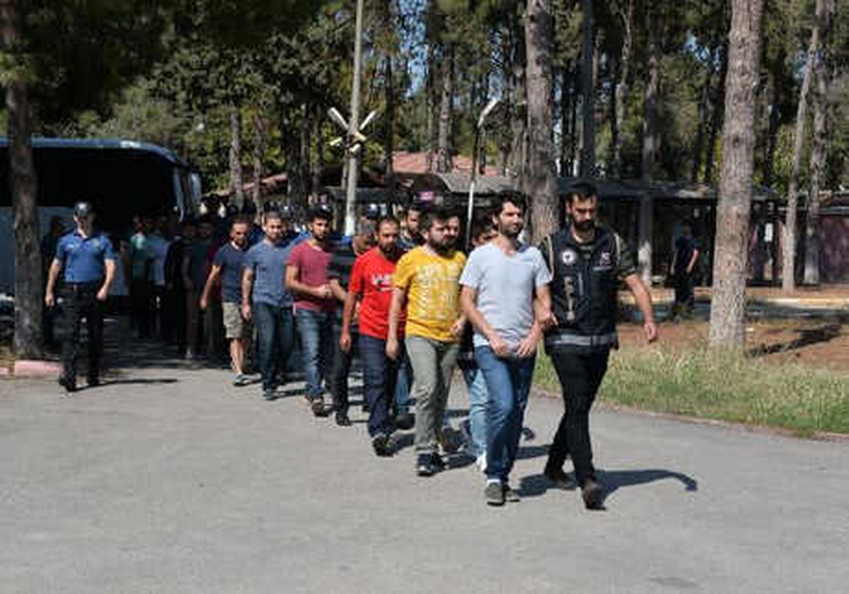 Adana\'da 12 Asker Fetö\'den Tutuklandı