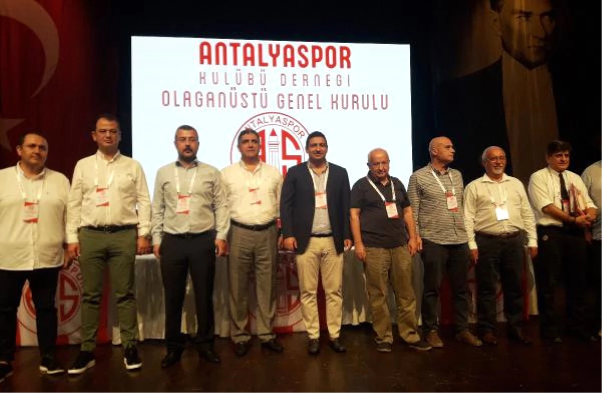Antalyaspor\'da Dernek Başkanı Ali Şafak Öztürk Oldu