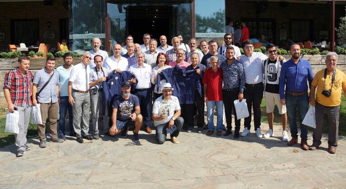 Aydın Askf\'den Spor Muhabirlerine Yağmurluk