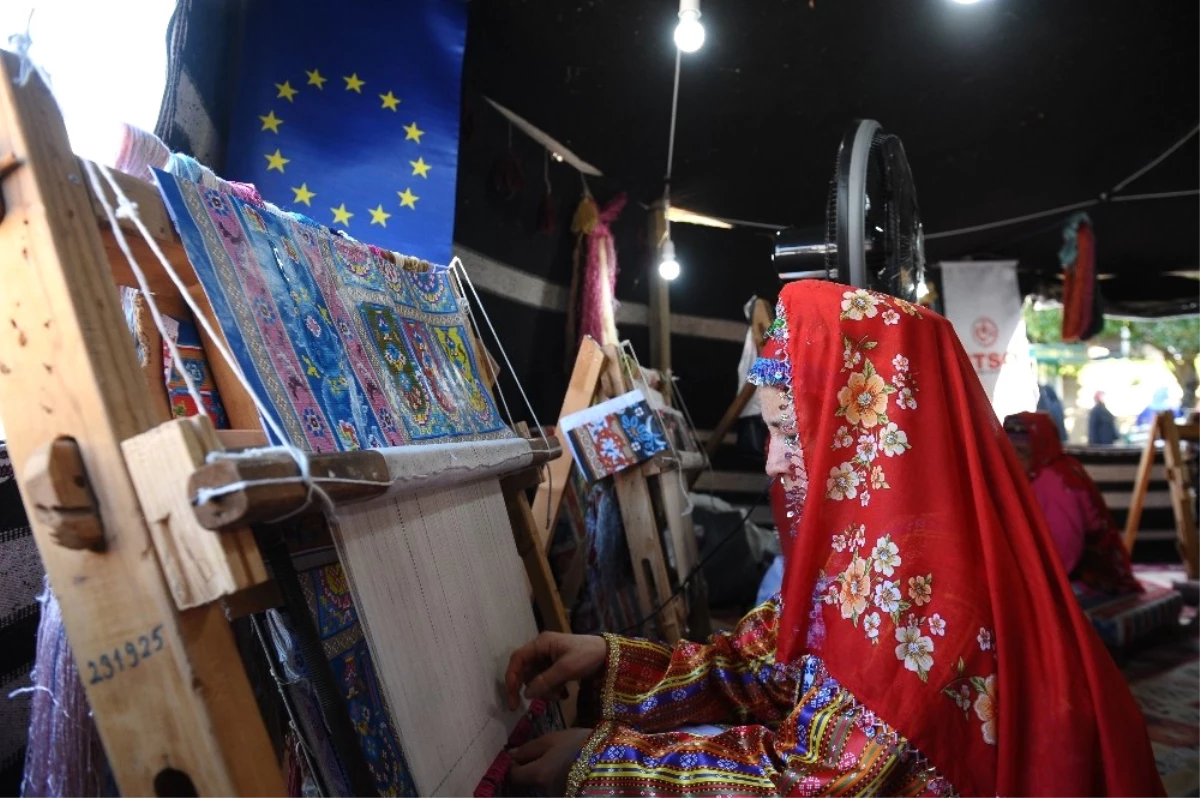 Bursa İpeğinin Avrupa Yolculuğu Kozahan\'da Teşhir Ediliyor