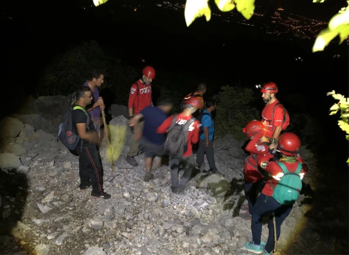 Cebel-i Reis Dağı\'nda Kaybolan 6 Amatör Dağcı Akut Tarafından Kurtarıldı