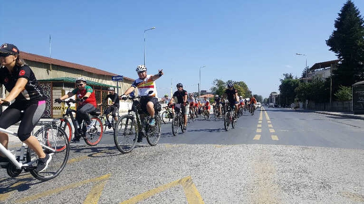 Düzce Otomobilsiz Kent Gününde Pedal Çevirdiler