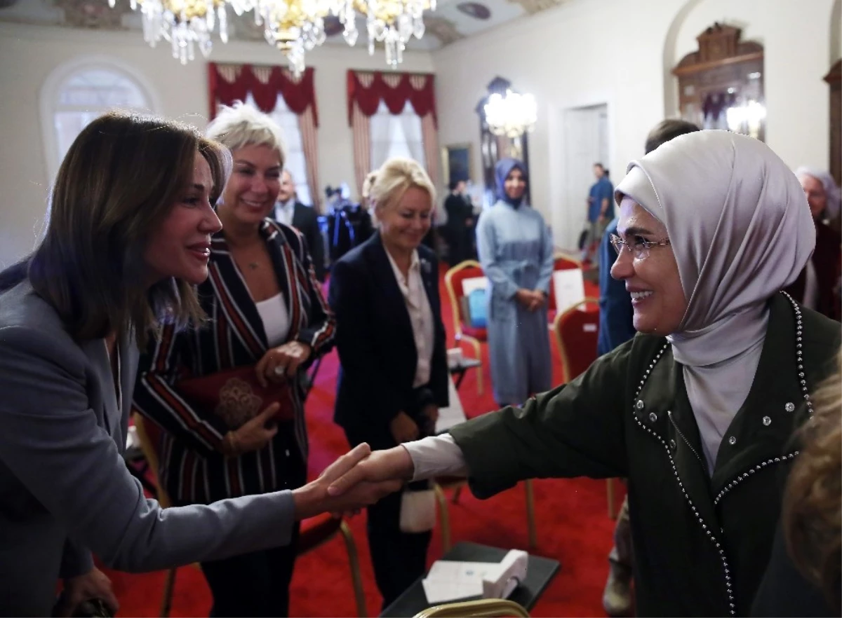 Emine Erdoğan, Bezmialem Valide Sultan Söyleşisi\'ne Katıldı