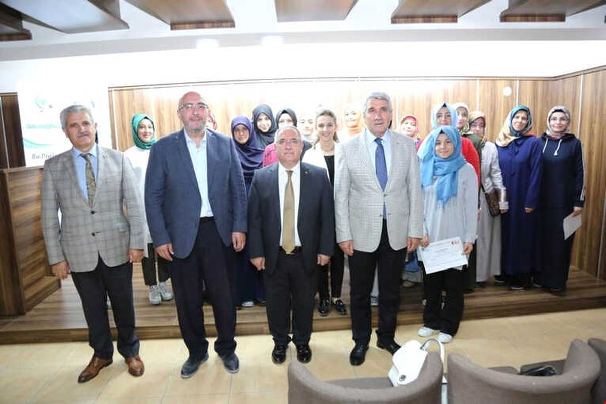 Girişimcilik Kursunu Başarıyla Tamamladılar