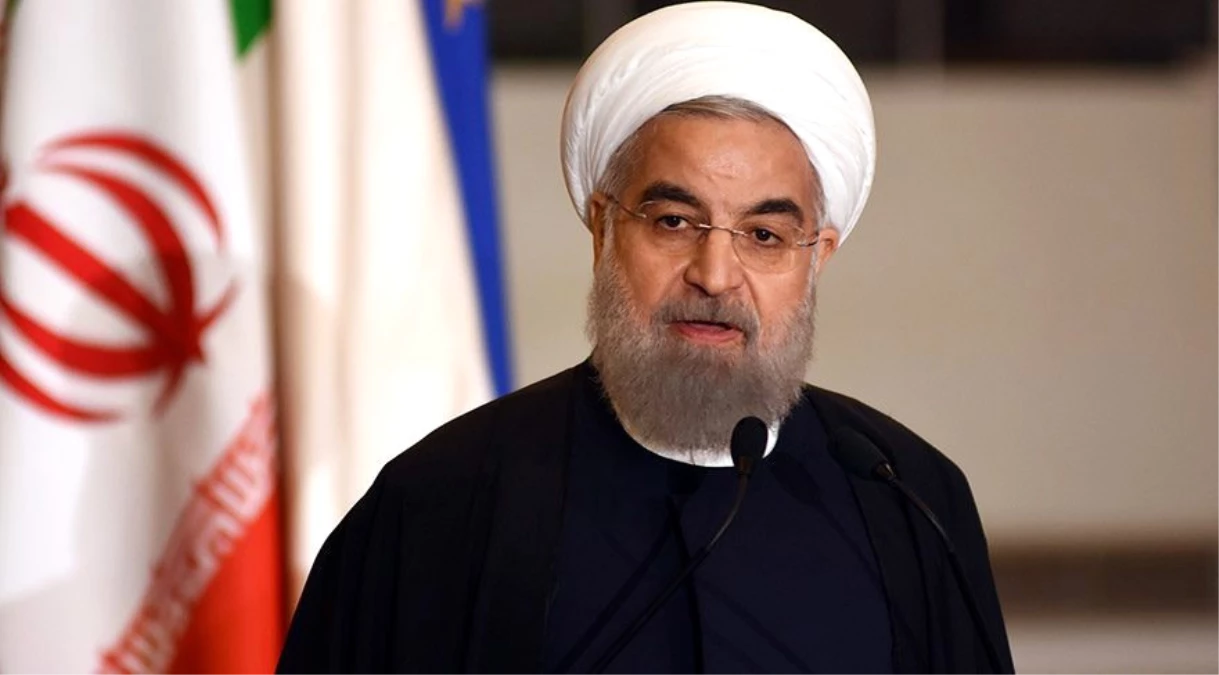 İran Cumhurbaşkanı Ruhani, Askeri Geçiş Töreni Sırasındaki Terör Saldırısından Kıl Payı Kurtuldu