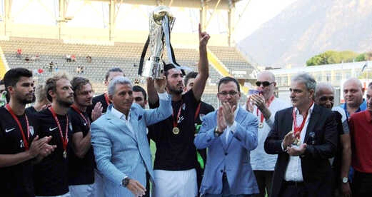 Kasap Borçları Ödenmedi, Manisaspor\'un Kupalarına Haciz Geldi