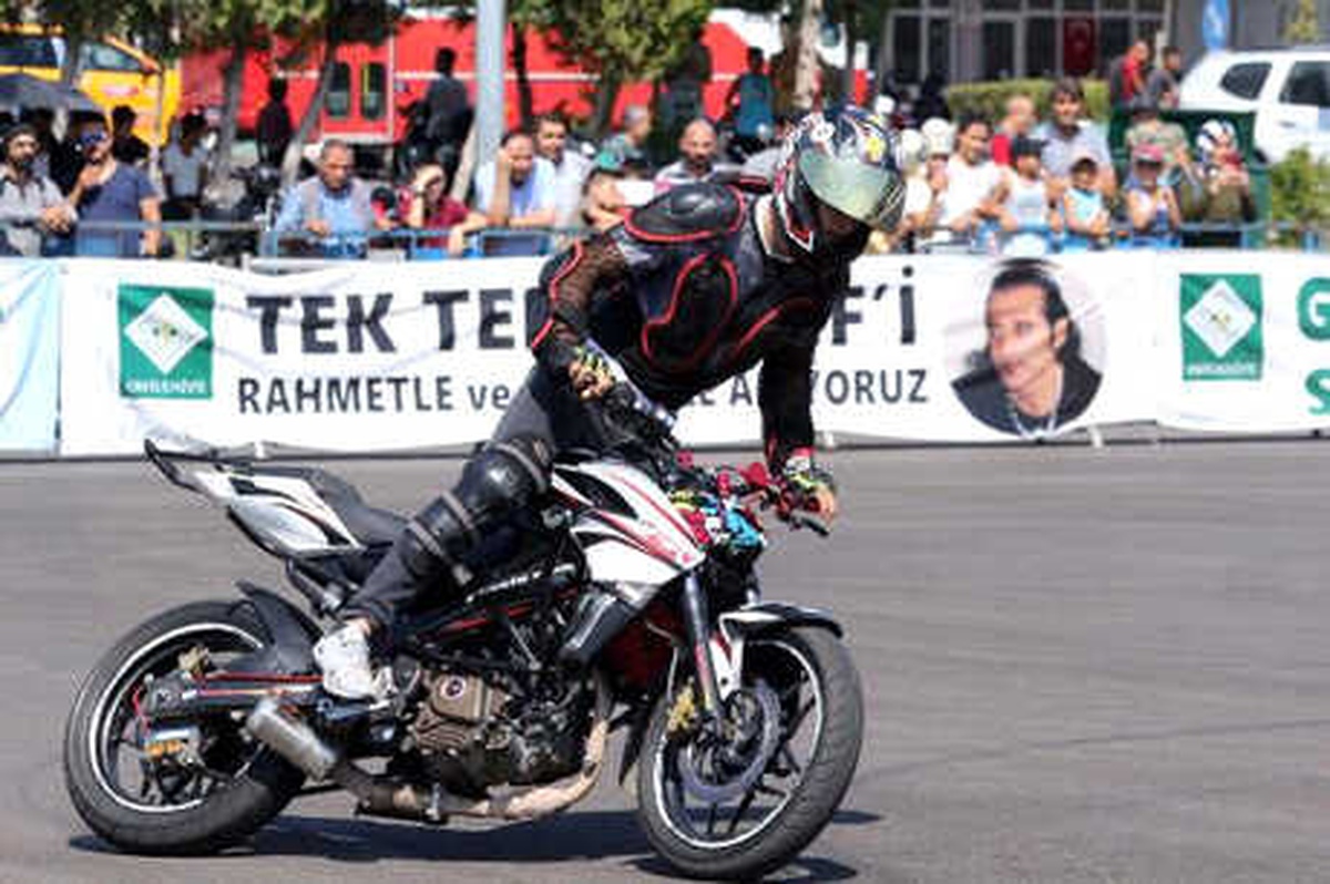Motosiklet Akrobasi Ustaları Osmaniye\'de Buluştu