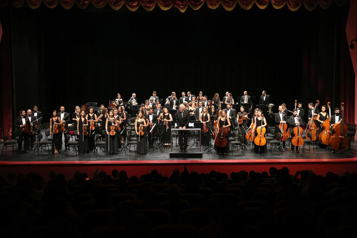 Muhteşem Bir Konser İle Açtı