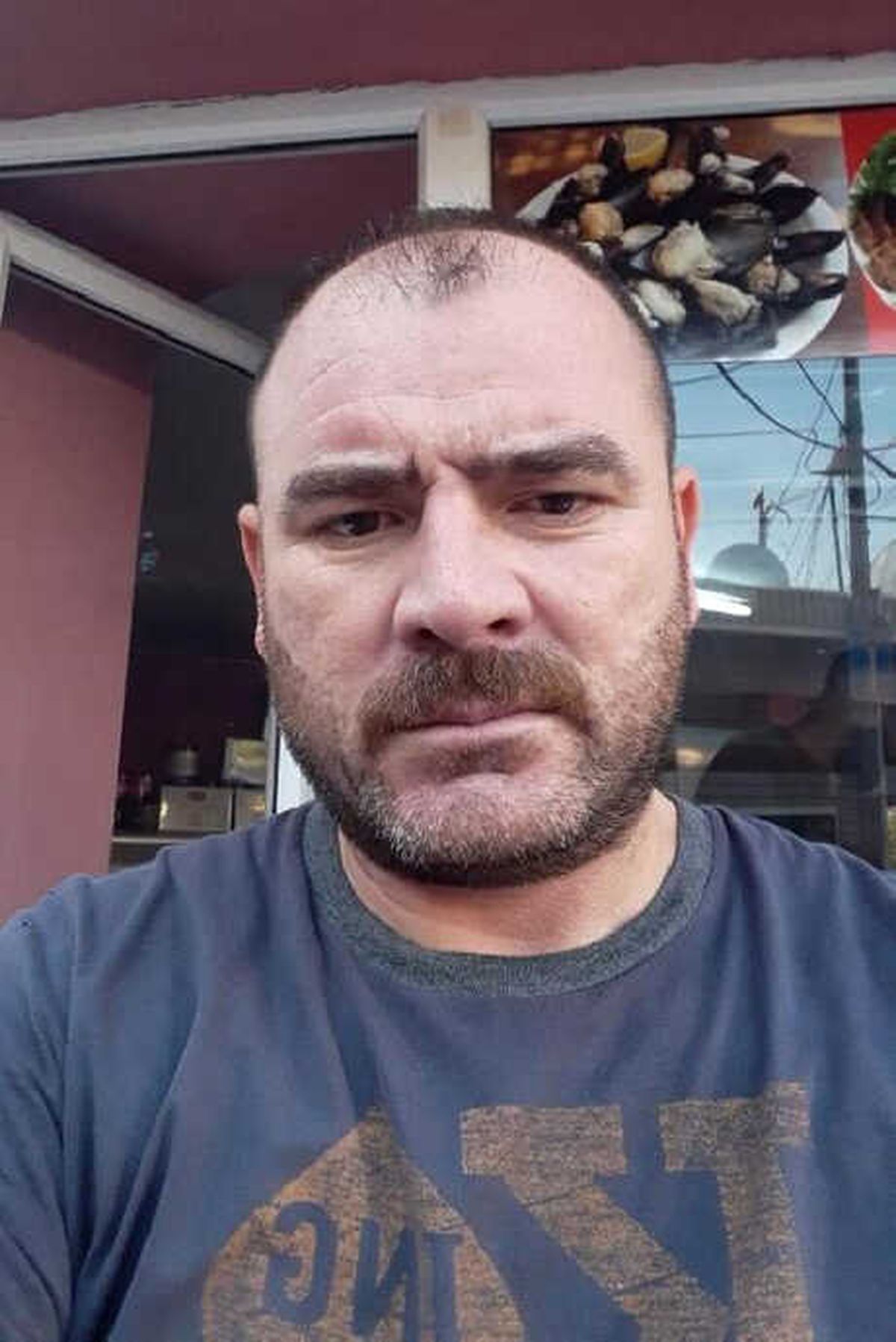 Polisi, Suç Delillerini Almak İstediği İçin Bıçaklamış