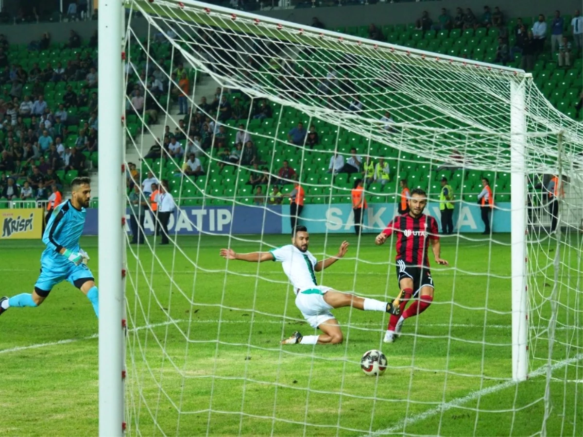 Tff 2. Lig: Sakaryaspor: 0 Utaş Uşakspor: 2