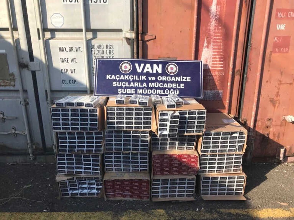 Van\'da 16 Bin 500 Paket Kaçak Sigara Ele Geçirildi