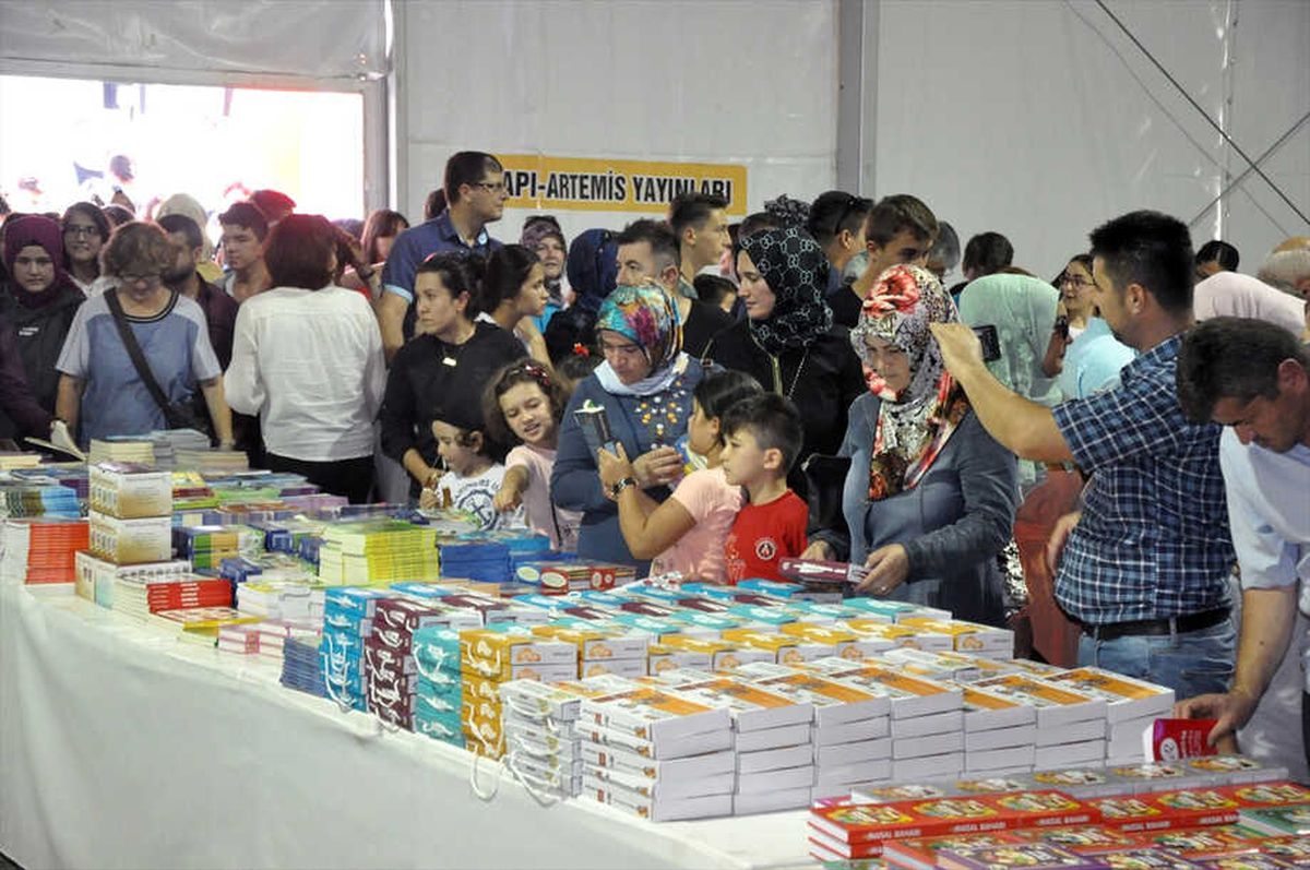 Zonguldak\'ta Kitap Fuarına Yoğun İlgi