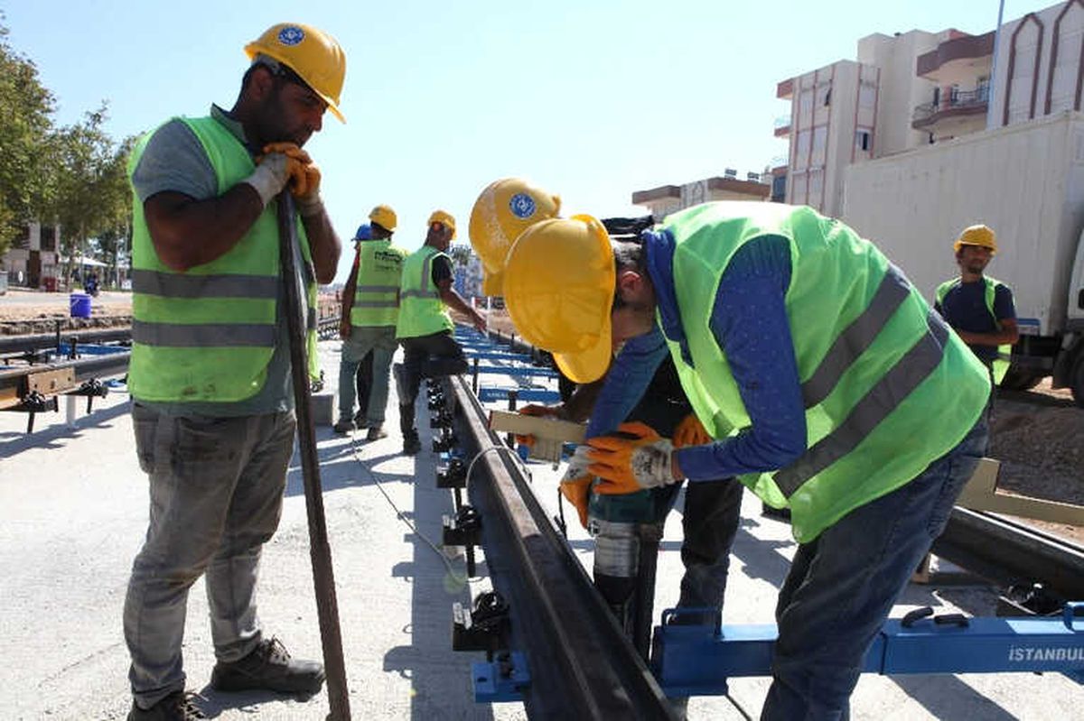 3. Etap Raylı Sistemde Raylar Döşenmeye Başlandı