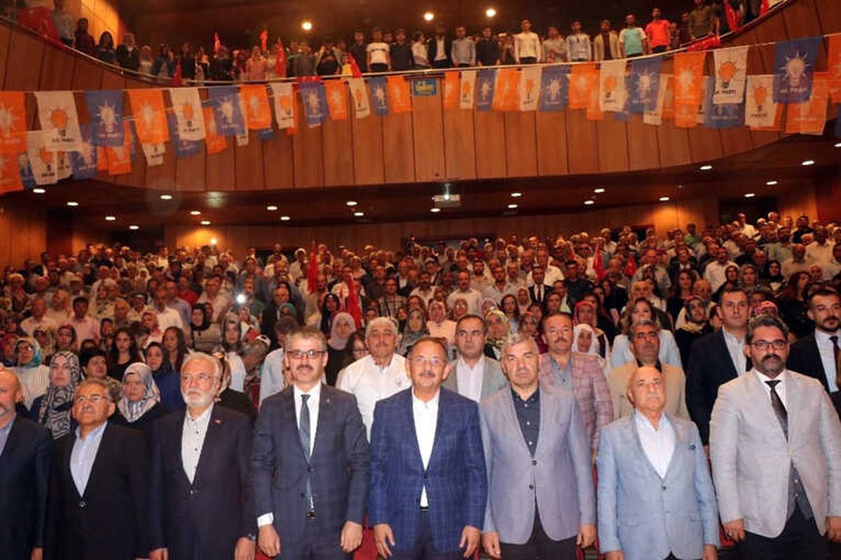 Ak Partili Özhaseki: "-İstanbul\'da Bir İki İlçe Belediyesini PKK\'nın Uzantılarına Verelim,...