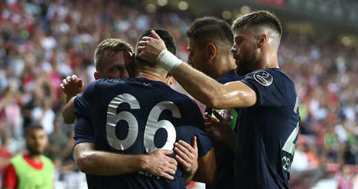 Antalyaspor Sahasında Sivasspor\'u 2-1 Yendi