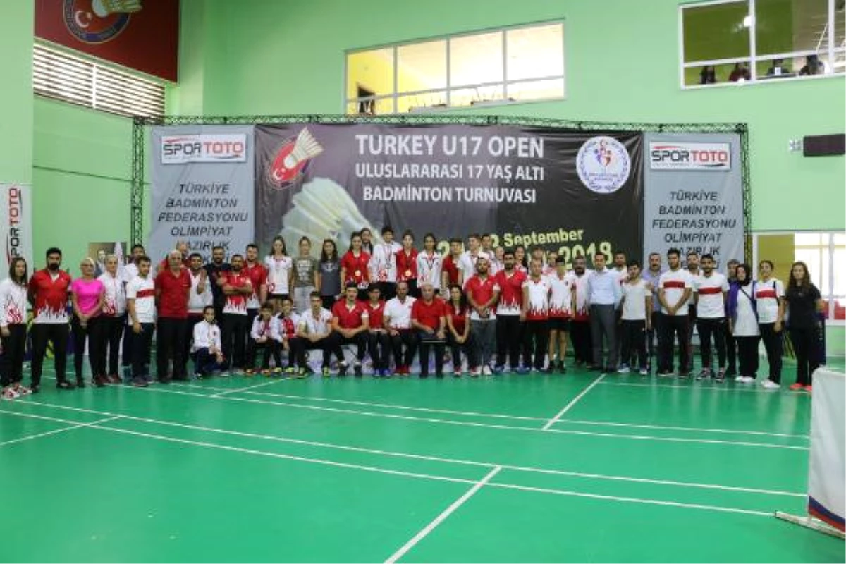 Badmintonda Milliler 20 Madalya Topladı