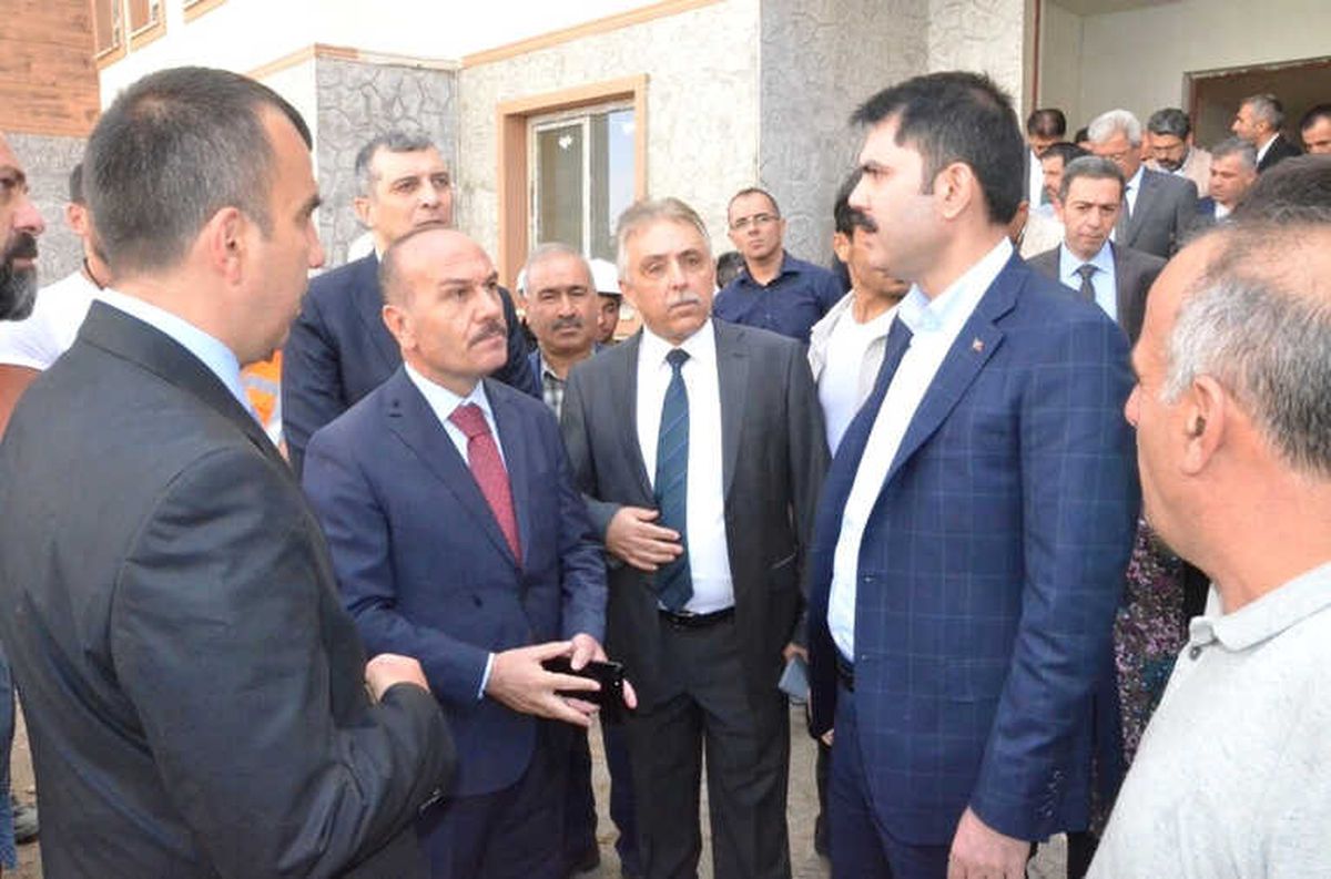 Bakan Kurum Yüksekova\'da