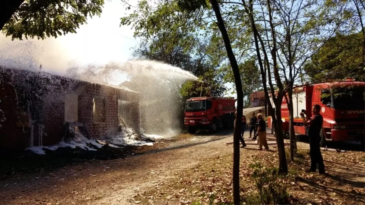 Çanakkale\'de Samanlık Yangını