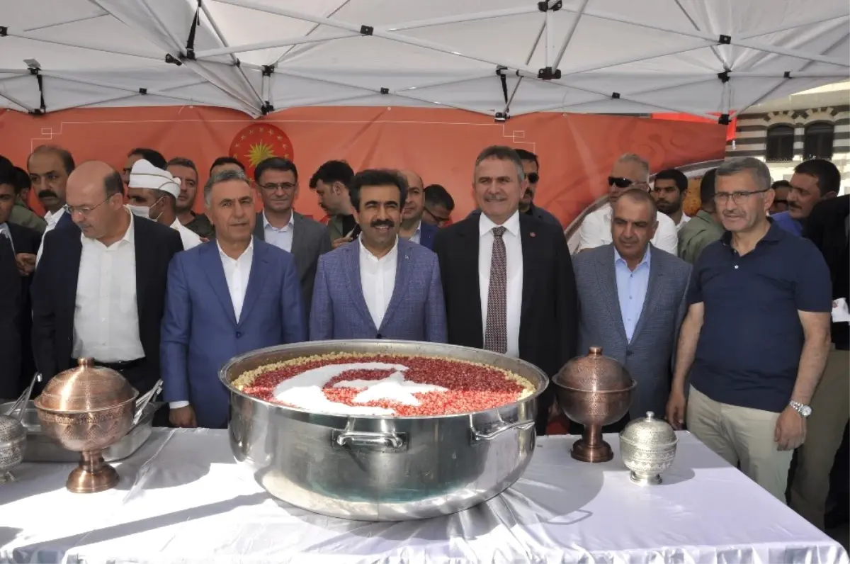 Cumhurbaşkanlığınca Diyarbakır\'da Aşure Dağıtıldı