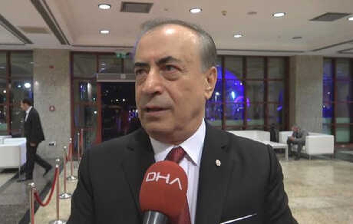 Galatasaray Başkanı Cengiz: "Uefa, 2024\'ü Futbol Ülkesi Olan Türkiye\'ye Vermeli"