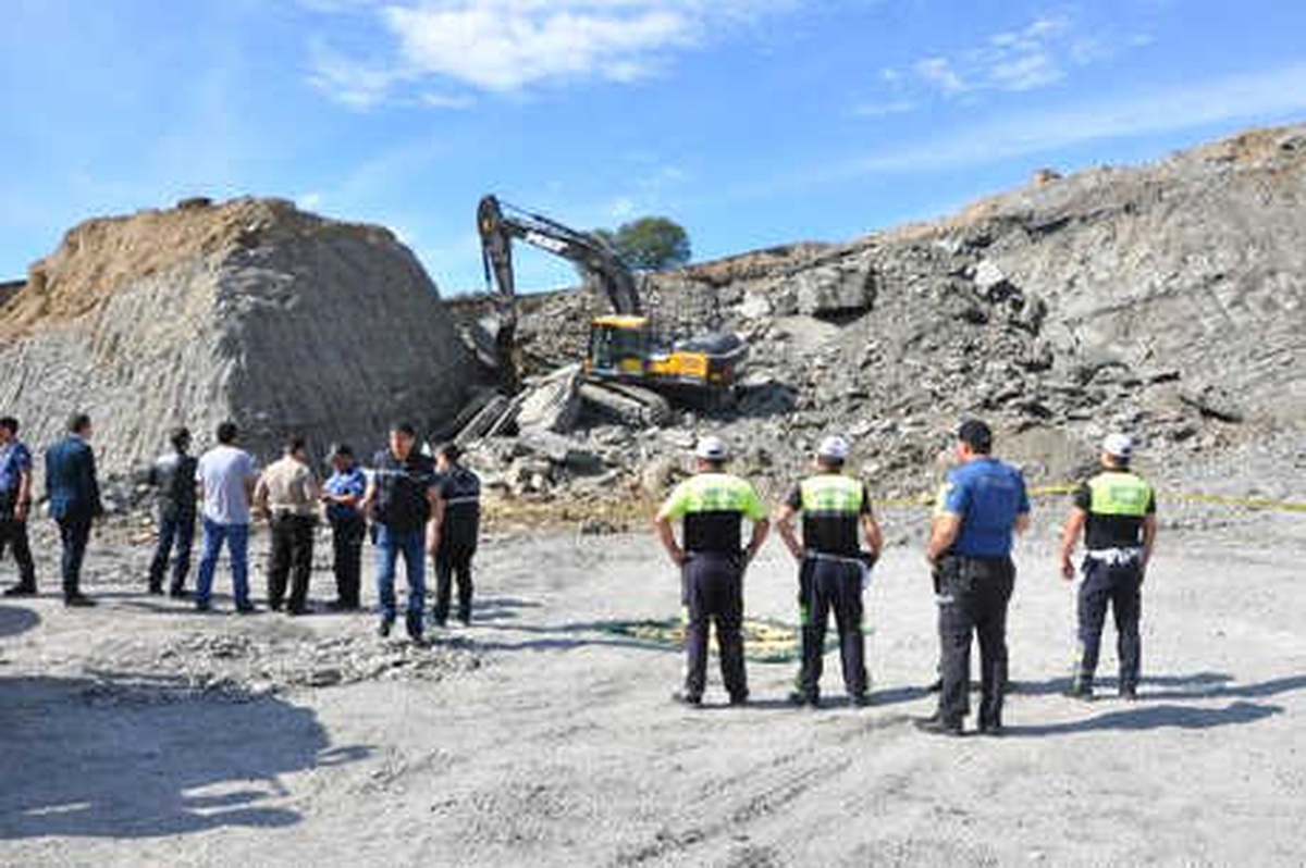 Hastane İnşaatının Temel Kazısında Göçük: 1 Ölü, 1 Yaralı (2)- Yeniden