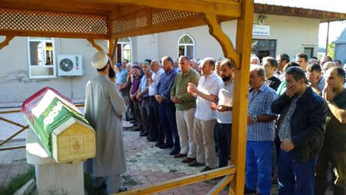 Hayvansever Kadın, Kedileriyle Birlikte Yangında Can Verdi (2)