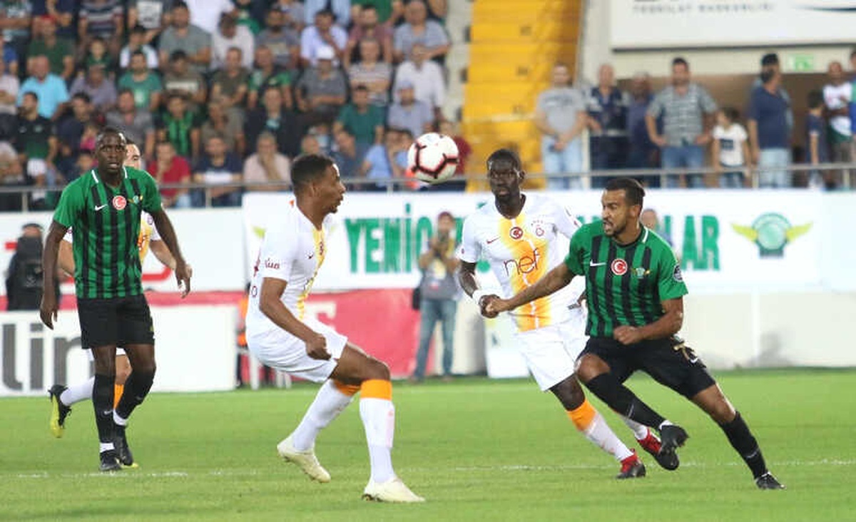 İlk Yarıda Gol Yok Ama Kaçan Penaltı Var