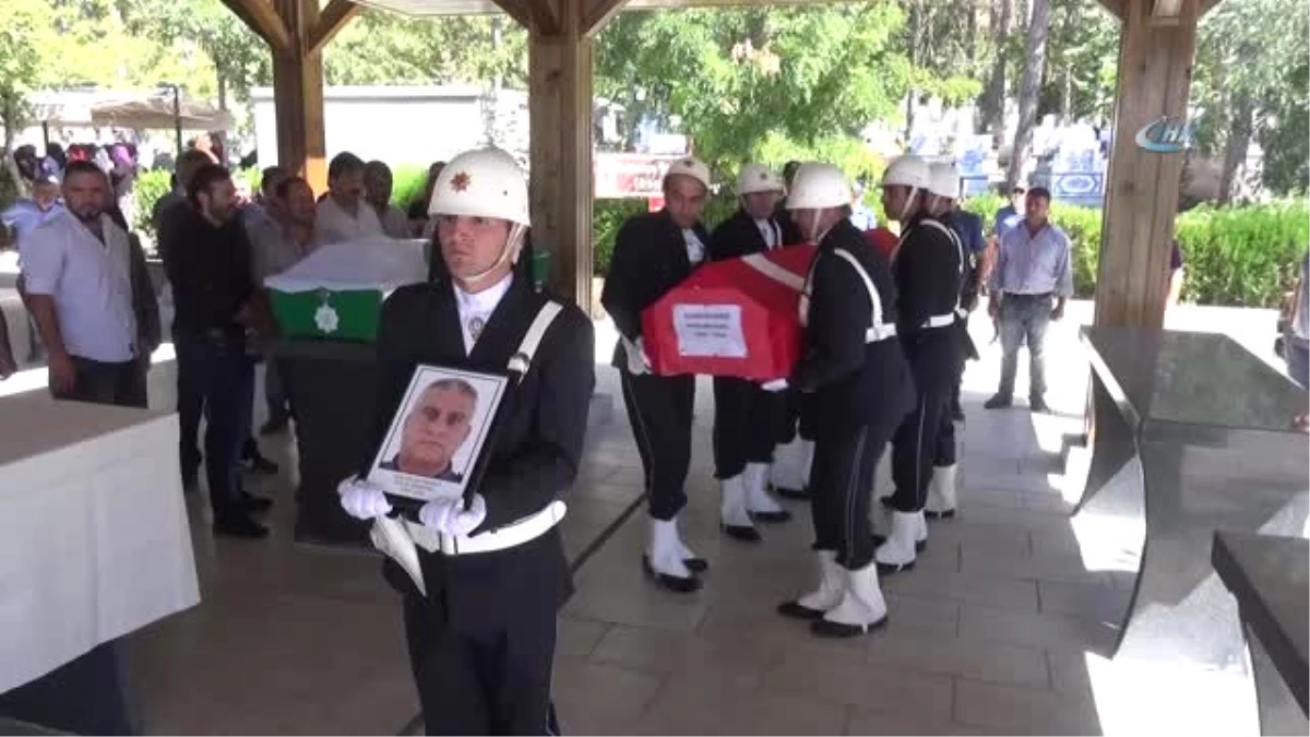 Kalp Krizi Sonucu Hayatını Kaybeden Polis Memleketi Aksaray\'da Toprağa Verildi