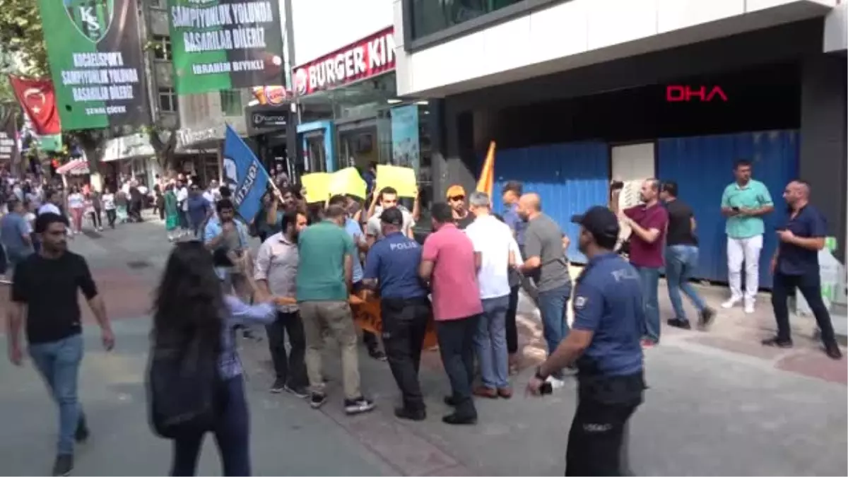 Kocaeli İntihar Eden Baba İçin Açıklama Yapmak İsteyen Gruba Polis Müdahale Etti Hd