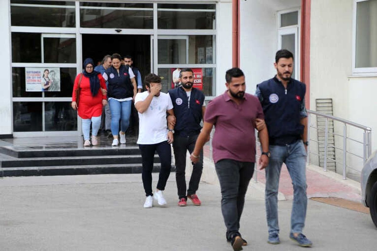 Mersin\'de "Naylon Fatura" Operasyonu