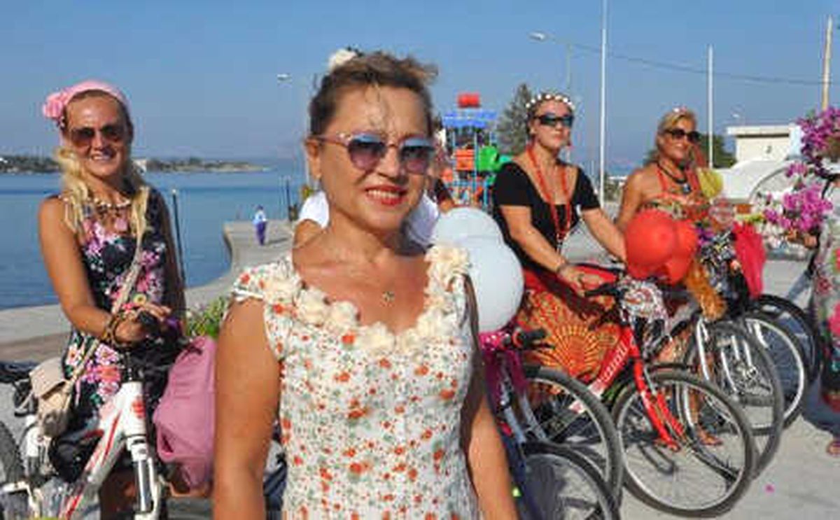 Muğla\'da \'Süslü Kadınlar Bisiklet Turu\' Etkinliği Düzenlendi