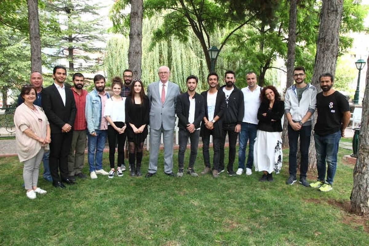 Odunpazarı Belediyesi Geleceğin Tiyatrocularını Yetiştiriyor