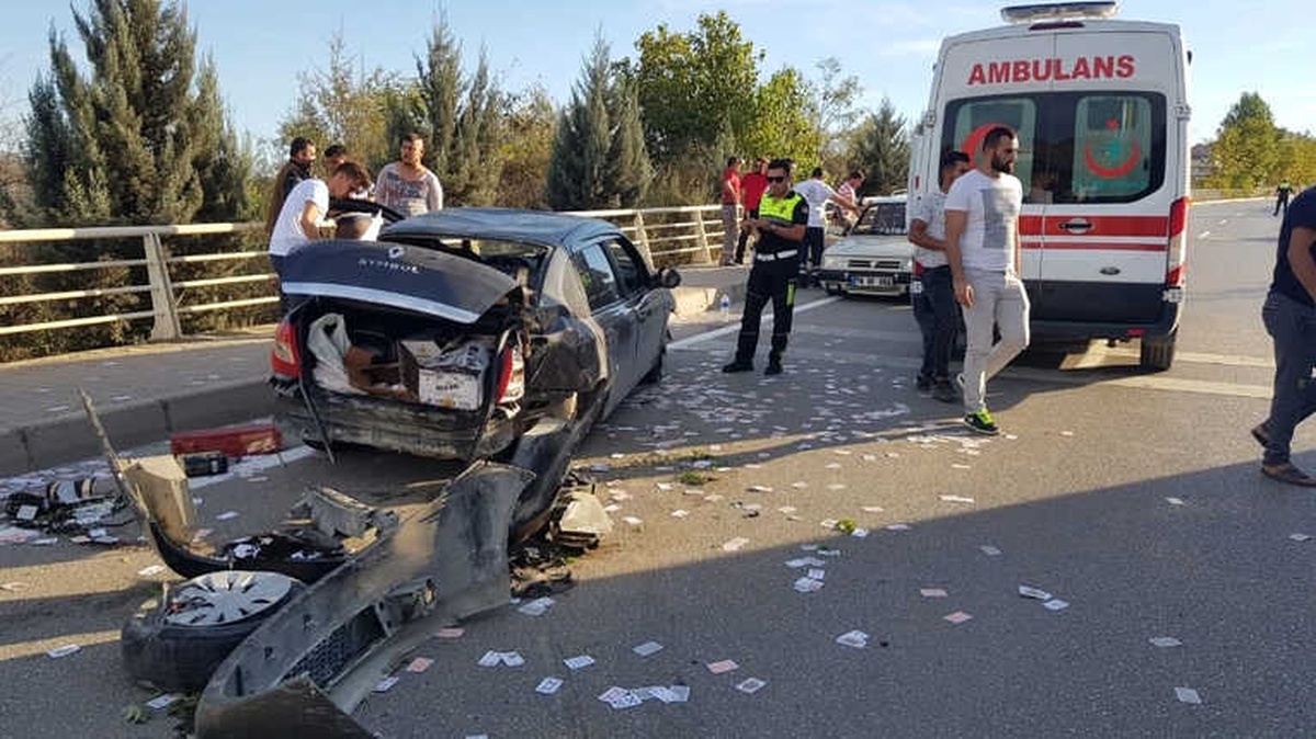 Otomobili ile Kaza Yaptı, Oturup Ağladı