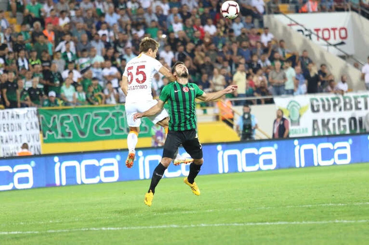 Spor Toto Süper Lig: Akhisarspor: 0 - Galatasaray: 0 (İlk Yarı)