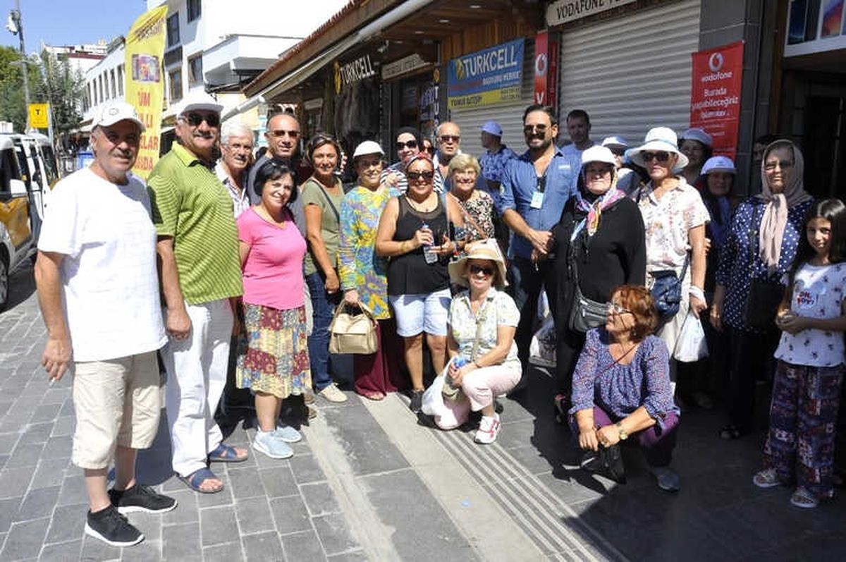 Sur\'a Turist Akını