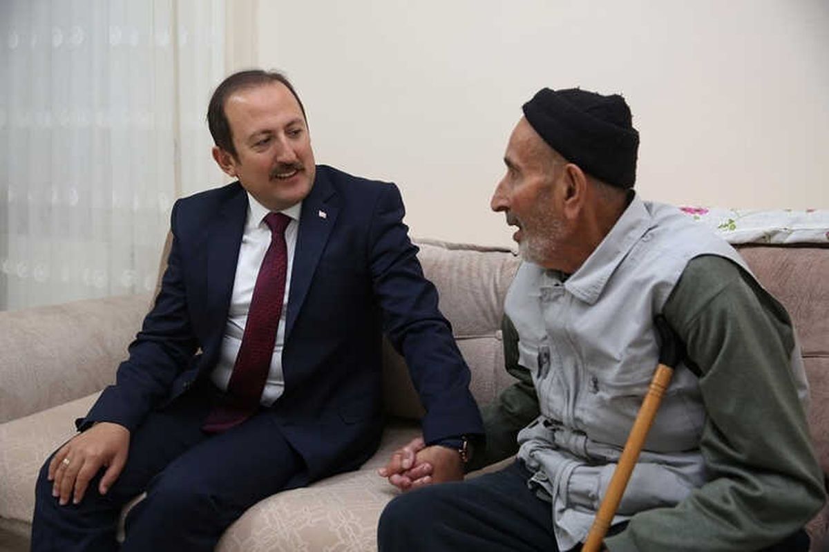 Vali Ali Hamza Pehlivan Şehit Recep Eşiyok\'un Ailesi ve Gazi Selami Köksal\'ı Ziyaret Etti