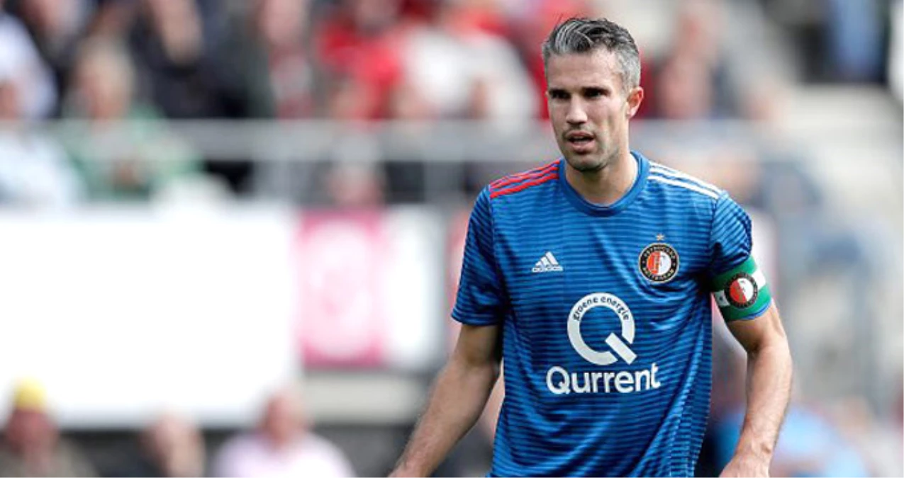 Van Persie\'nin Forma Giydiği Feyenoord, Advocaat\'ın Çalıştırdığı Utrecht\'i 1-0 Yendi