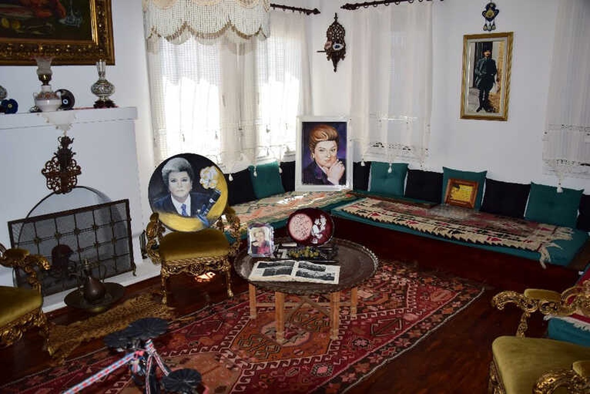 Zeki Müren Ölümünün 22\'inci Yılında Bodrum\'da Anıldı