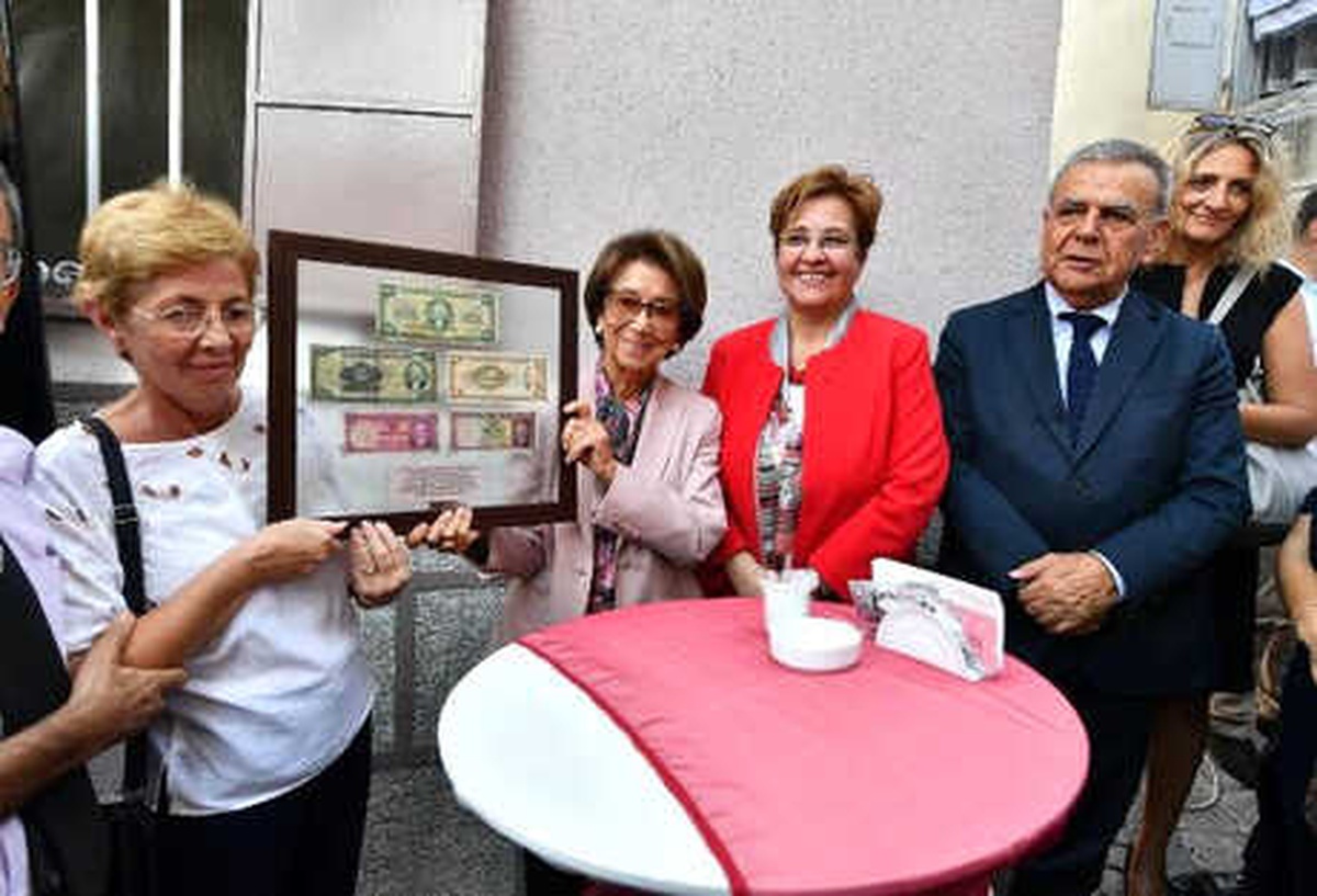 2\'inci Cumhurbaşkanı İnönü\'ye 134\'üncü Yaş Günü Hediyesi