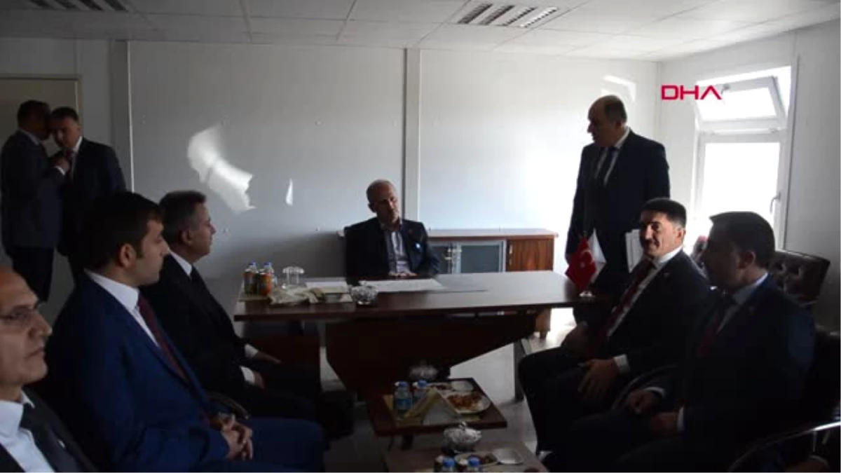 Ağrı - Bakanı Turhan, Ağrı\'da Şehit Ailesini Ziyaret Etti