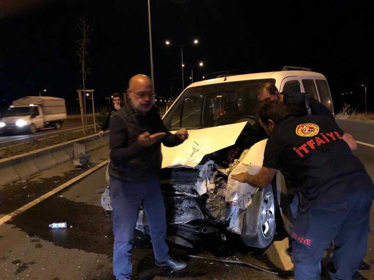 Ağrı\'da Trafik Kazası: 3 Yaralı